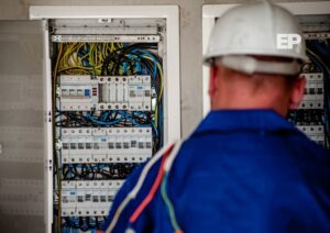 Abren postulación para vacante de Electricista Terrestre en la IVª Brigada Aérea de Punta Arenas