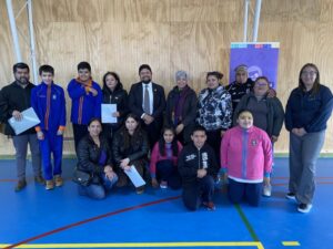 Mineduc entregó computadores a estudiantes con necesidades educativas especiales