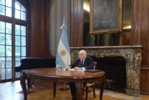 Académico reabre debate histórico sobre soberanía en la zona austral y Antártica