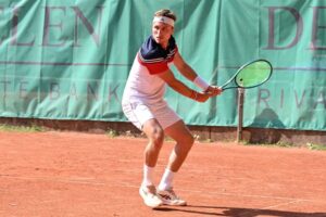 Tenista magallánico Karl Wurth fue premiado como el mejor de la temporada en Bélgica