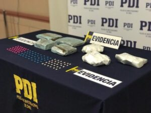 Materializan expulsión de ciudadana colombiana condenada por tráfico de drogas en Punta Arenas