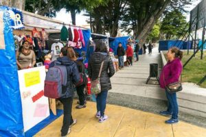 Municipio de Punta Arenas inaugura Feria Navideña en Avenida Colón