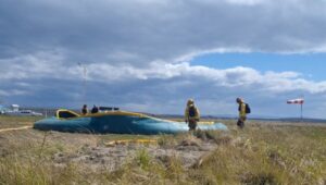 Piscina en aeródromo de Porvenir acelera el combate aéreo de siniestros