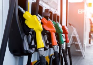 ENAP informa estabilidad en bencinas y diésel, pero la parafina baja 3,5 por litro
