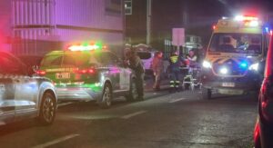 Hombre de 50 años resulta gravemente lesionado tras atropello en el barrio 18 de Septiembre