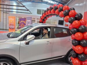 Club de Leones Cruz del Sur entregó auto de la rifa de las 38° Jornadas por la Rehabilitación