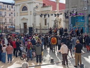 Intervención artística conmemoró en Punta Arenas los 80 años del Nobel de Gabriela Mistral