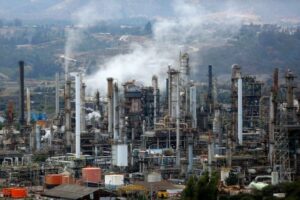 SMA formula dos cargos contra ENAP por descarga de residuos