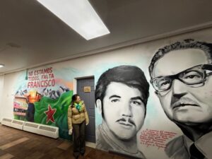 Detenidas tres personas al interior de la UMAG tras ataque vandálico a mural de detenido desaparecido