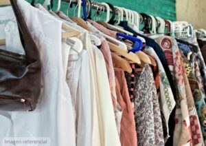 Gran venta de garaje navideña ofrece neumáticos, tecnología y artículos de hogar este sábado