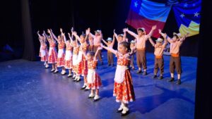 El Legado deslumbró con su IX Recital Folclórico “Raíces que Danzan”