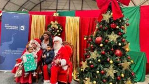 Municipio de Punta Arenas inicia entrega de regalos navideños en Río Seco