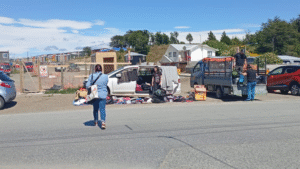 Locatarios de feria de “La Lorca” se resisten a abandonar la Circunvalación