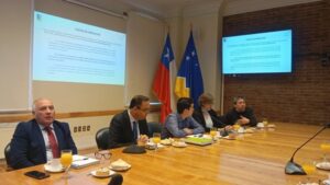 Flies culpa a los sistemas por desorden de $60 mil millones y la oposición exige despidos