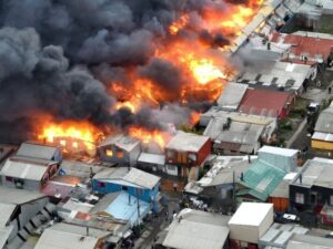 Estados Unidos y México encabezan el apoyo internacional ante megaincendios en el sur