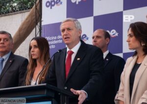 Kast prioriza la unidad ante megaincendios: “No hay espacio para la política, es momento de colaborar”