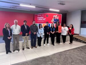 Inacap Punta Arenas reconoció a dos exalmumnos destacados de 2025