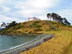 Faro San Isidro: 120 años custodiando la ruta de los navegantes en el Estrecho