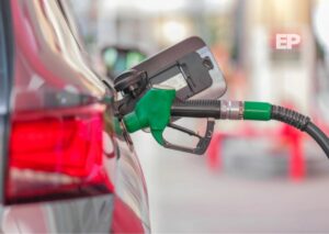 Bajan nuevamente las bencinas y el diésel a partir de este jueves