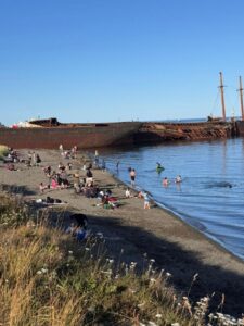 Alta afluencia de personas marcó jornada en la Costanera del Estrecho por buen clima