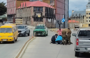 Casco salvó la vida de motociclista tras impactar a un perro en Puerto Natales