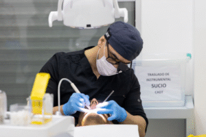 Cirujano dentista entregó recomendaciones para mantener una buena salud bucal
