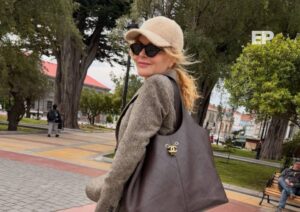 Nicole Kidman sorprende en Punta Arenas con foto en la Plaza de Armas