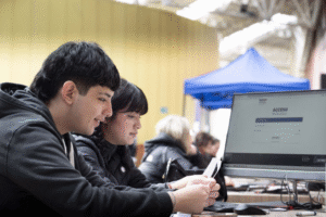 UMAG dio inicio a la Feria de Postulación 2026 con orientación integral para futuros estudiantes
