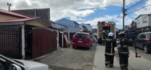 Incendio afectó vivienda en pasaje Manuel González Hidalgo