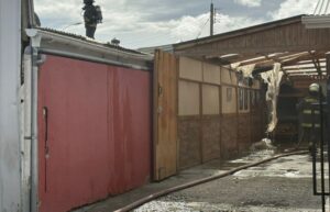 Incendio destruye vivienda interior en Punta Arenas