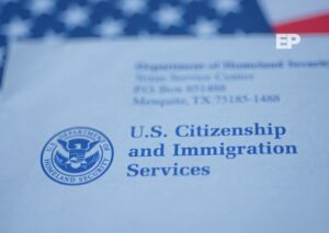 Llegan 18 chilenos deportados de EE.UU. al país y cifra total asciende a 318