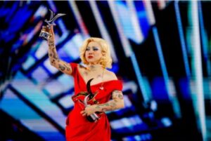 Mon Laferte recibe la Gaviota de Platino en Viña del Mar 2026