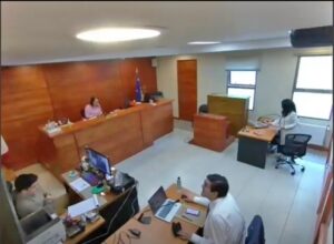 Justicia impone millonaria donación y expulsión a turista de EE.UU