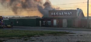 Incendio afectó local nocturno Broadway en Avenida Bulnes