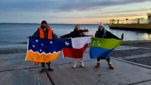 Hazaña en aguas australes: Nadadores desafían al Estrecho de Magallanes con épico cruce en posta