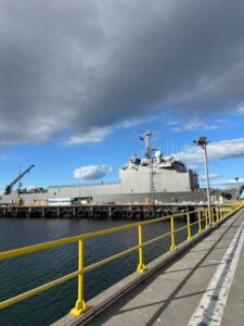 Buque Sargento Aldea recala en Punta Arenas para iniciar obras del nuevo muelle en la Antártica
