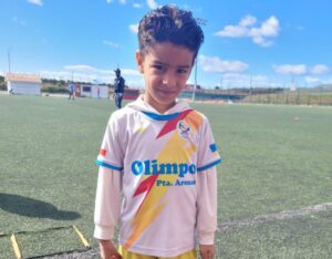 Niño atacado por jauría de perros recibió el alta médica