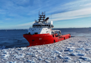 Investigación rescata la bitácora de los buques chilenos que conquistaron la Antártica