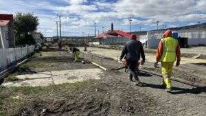 Obras de pavimentación en Cerro Castillo alcanzan un 65% de avance