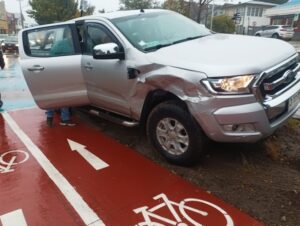 Colisión en Avenida España con Waldo Seguel deja solo daños materiales en Punta Arenas