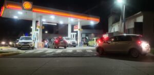 Fuerte alza en combustibles: gasolinas subirán hasta $370 y diésel $580 por litro desde este jueves