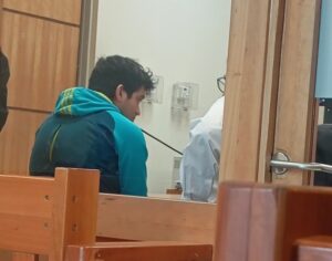Conductor ebrio y sin licencia provocó colisión contra taxi colectivo en Punta Arenas