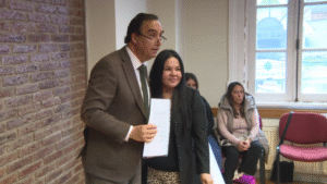 Vecinos entregan carta al CORE pidiendo pronta erradicación de toma