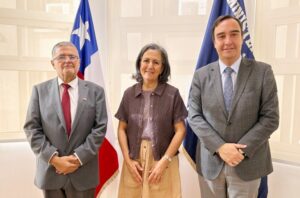 Gobernador Flies abordó proyectos para la región con nuevos ministros en Santiago