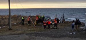 Choque contra poste en la Costanera de Punta Arenas deja un lesionado y conductora detenida