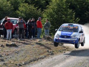 Motores rugen en Laguna Blanca con el inicio del rally regional