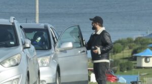 Gabriel Boric llega a Tierra del Fuego para recorrer el sur de la isla en familia
