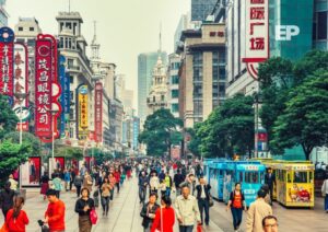 China aprueba ley de “unidad étnica”: obligará el mandarín y podrá sancionar a críticos fuera del país