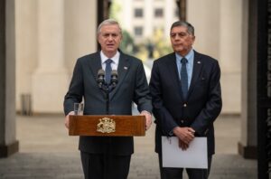 Kast denuncia descalabro financiero y 