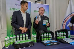 Bomberos de Chile blinda a sus unidades HAZMAT: Donación de kits especializados cubrirá a casi todo el país